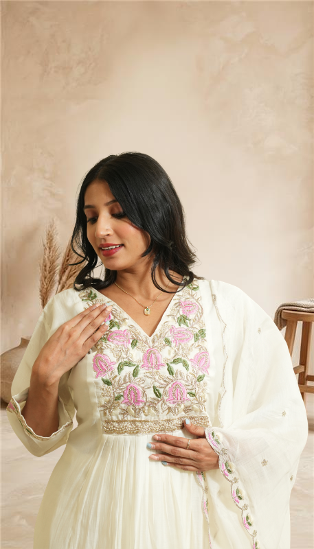 Graceful Ivory Embroiderd Kurta Suit
