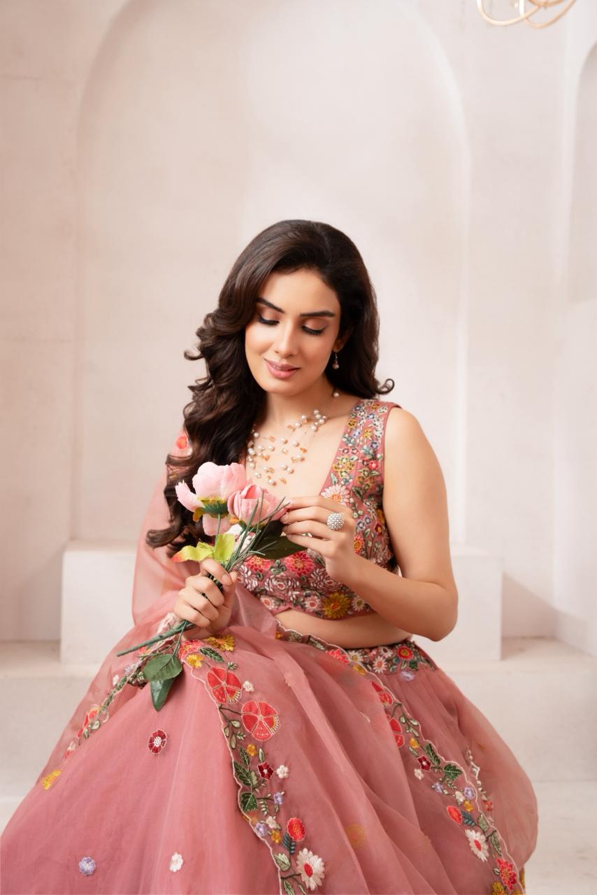 Elegant Floral Embroidered Lehenga Set for Graceful Festive Glam