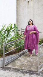 Women Mauve Embroidered Kurta Set with Pants & Dupatta