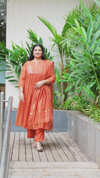 Effortless elegance in a vibrant festive-ready kurta set